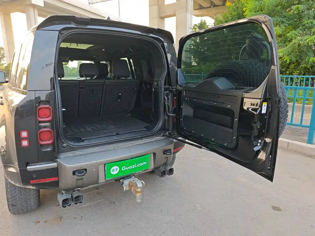 Land Rover Defender — миниатюра 19