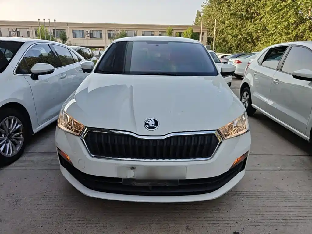Skoda Rapid Spaceback — миниатюра 3