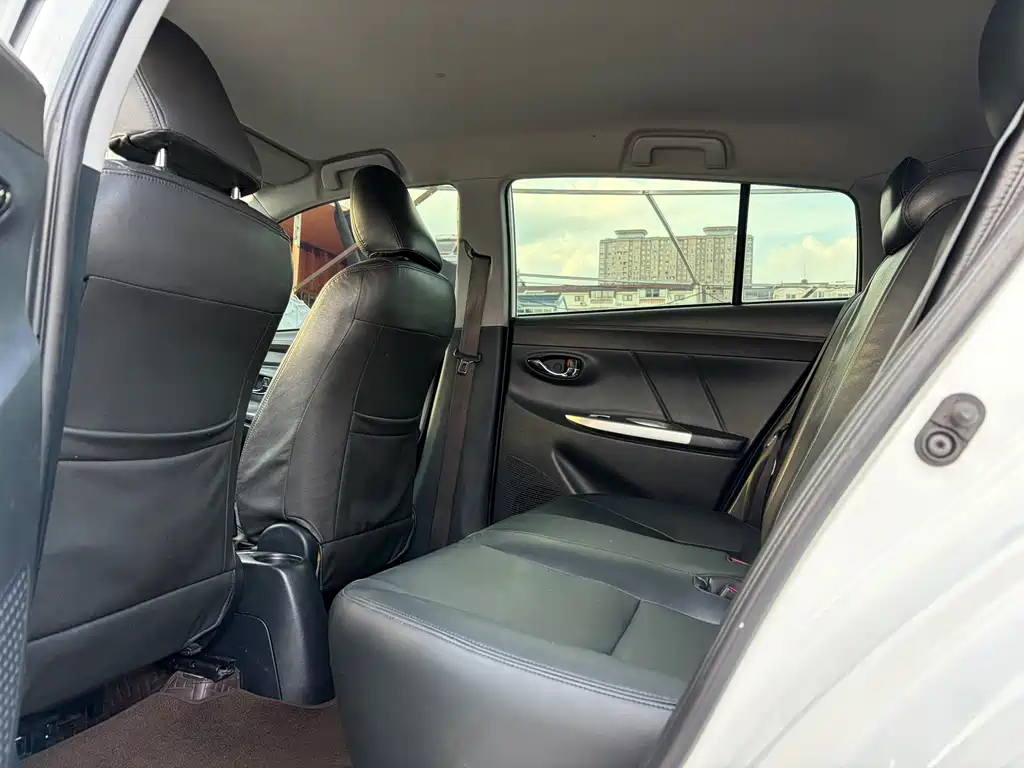 Toyota Yaris L — миниатюра 9