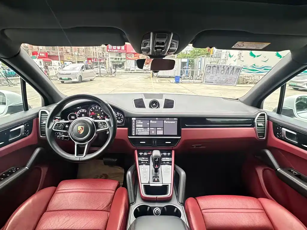 Porsche Cayenne — миниатюра 9