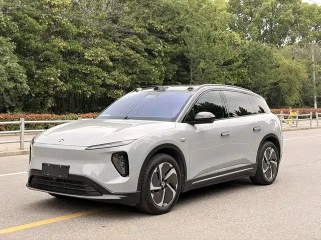 2025 Nio ES6