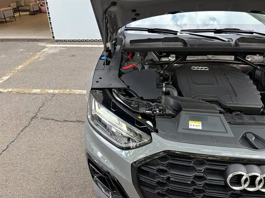 Audi Q5L 2025 45 40 TFSI Luxury