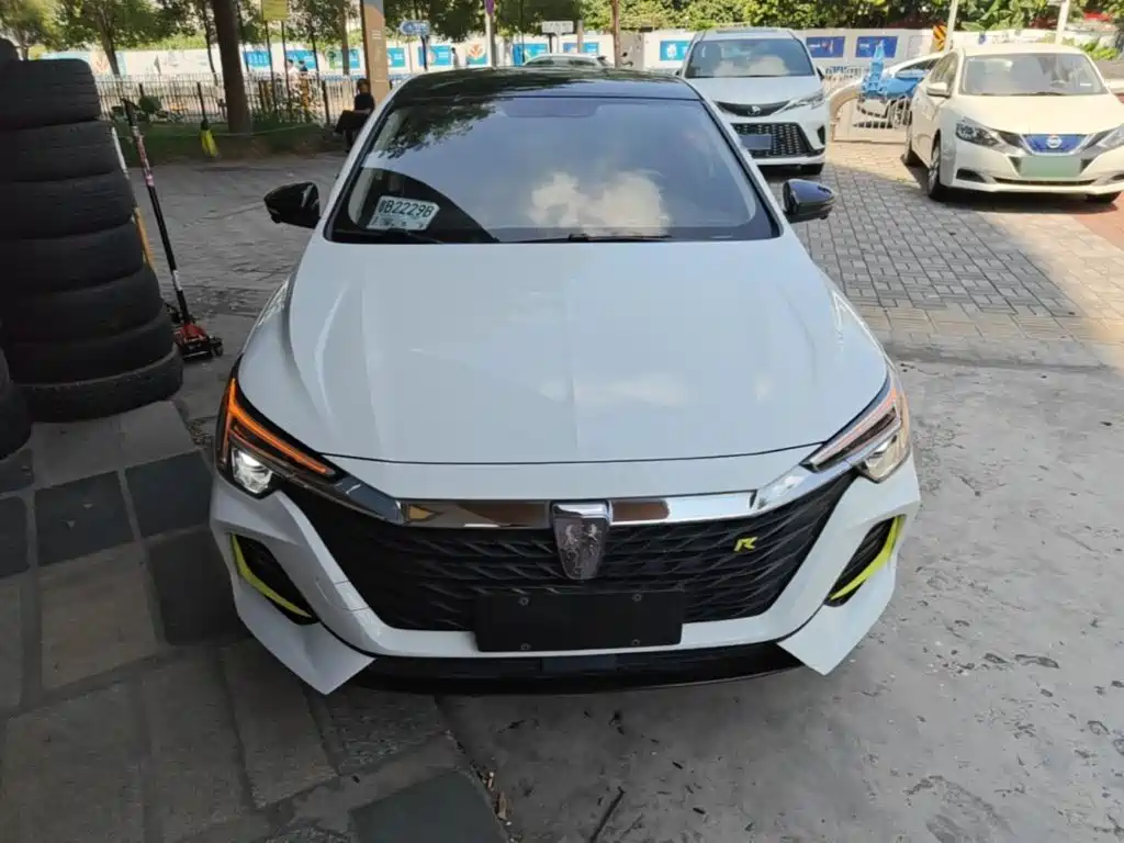 Roewe i6 MAX New Energy — миниатюра 3