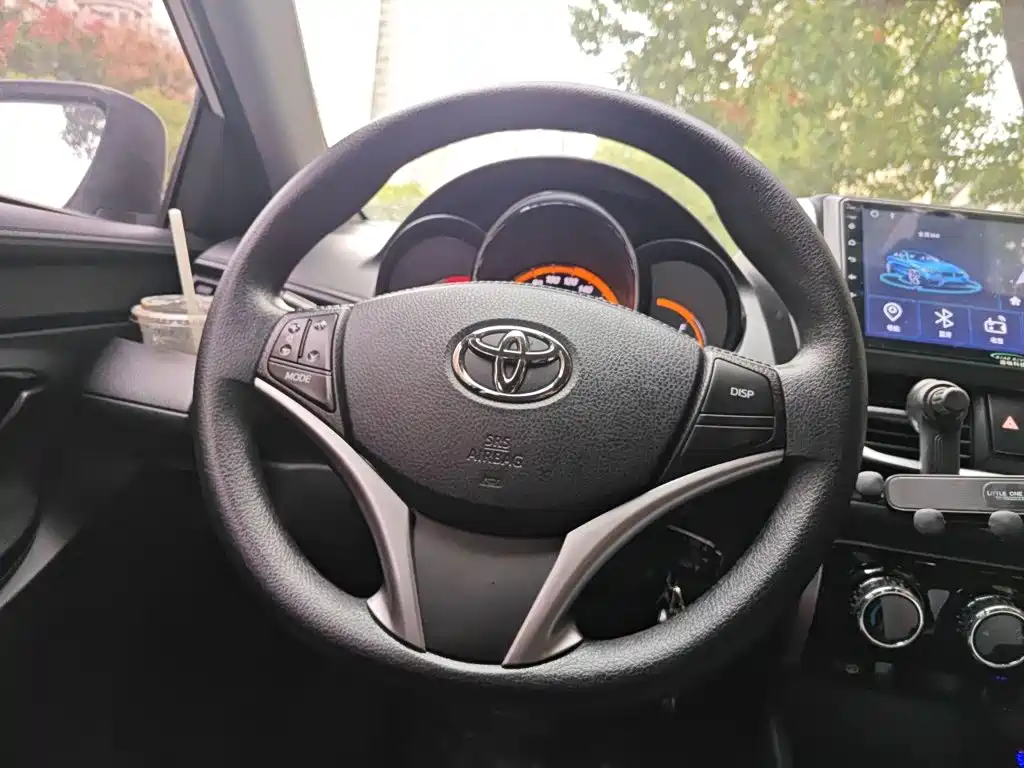 Toyota Yaris L — миниатюра 6