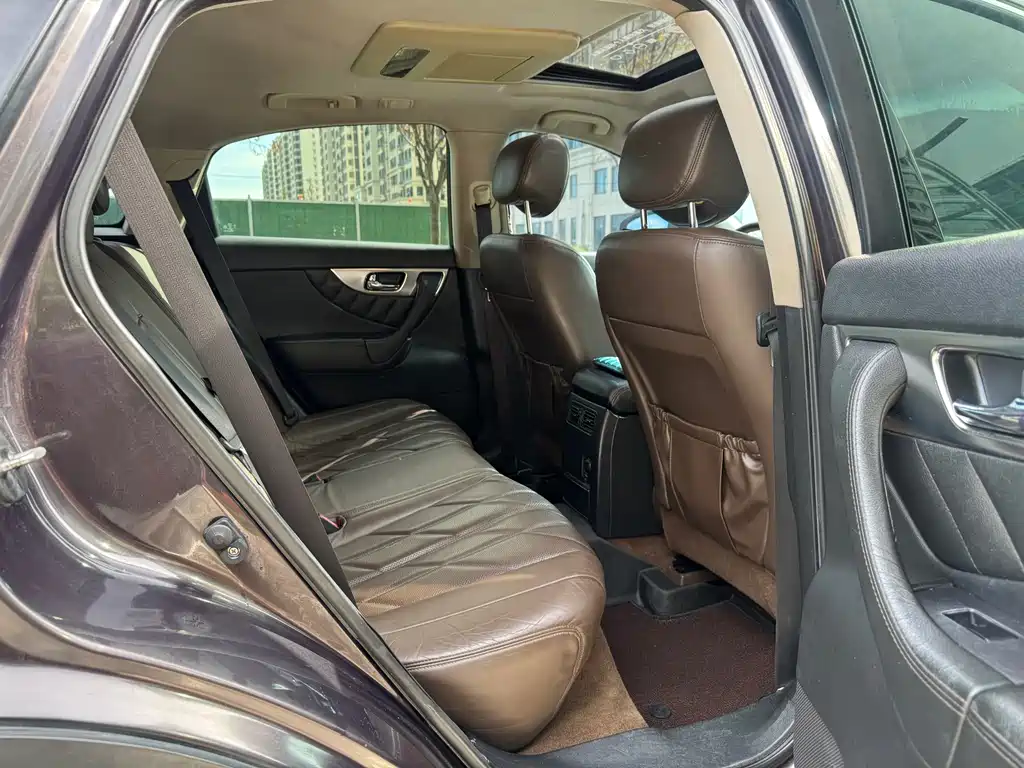 Infiniti FX — миниатюра 11