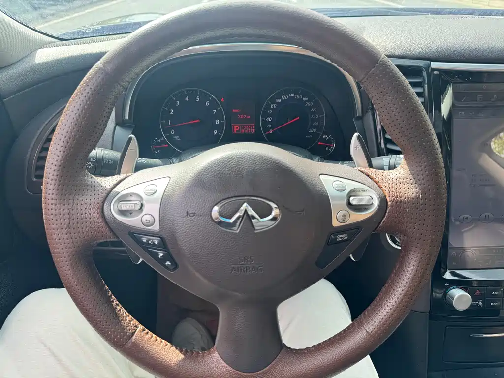 Infiniti FX — миниатюра 4