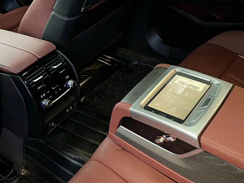BMW 5 Series — миниатюра 8
