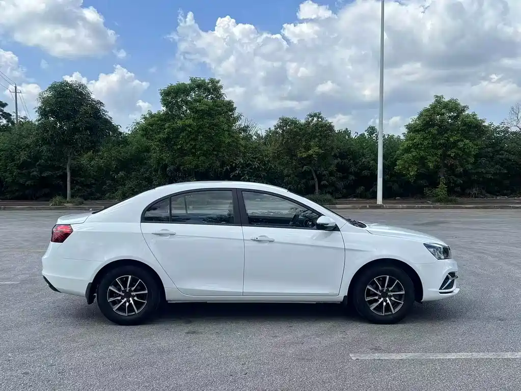 Geely Emgrand — миниатюра 8