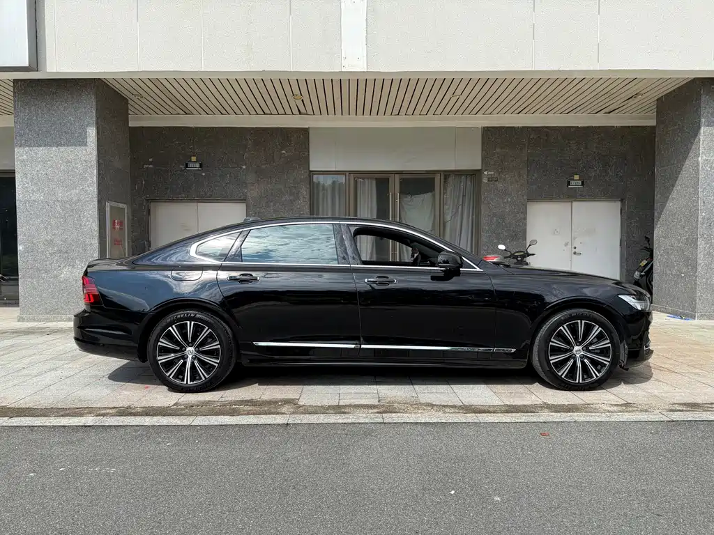 Volvo S90 — миниатюра 5