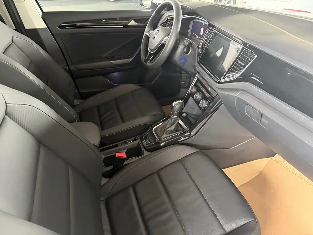 Volkswagen T-Roc — миниатюра 4