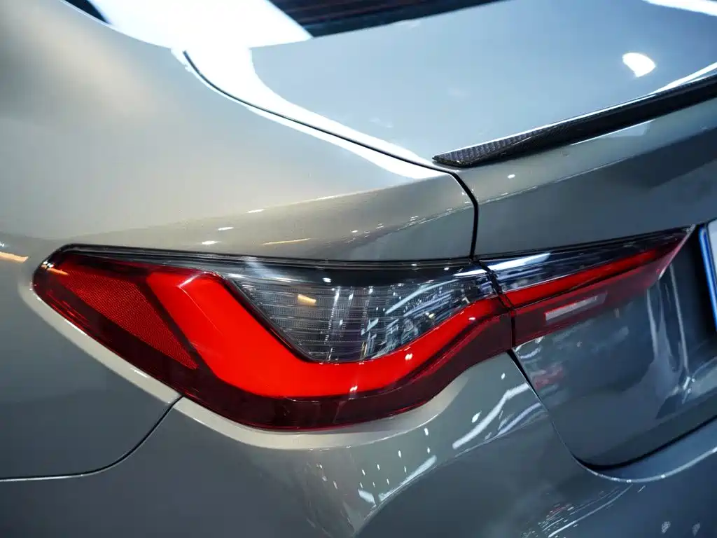 BMW M4 — миниатюра 10