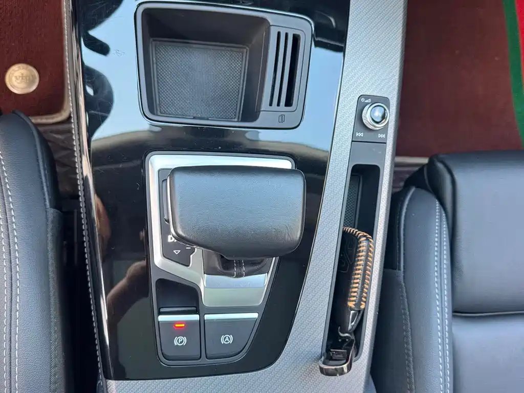 Audi Q5L — миниатюра 11