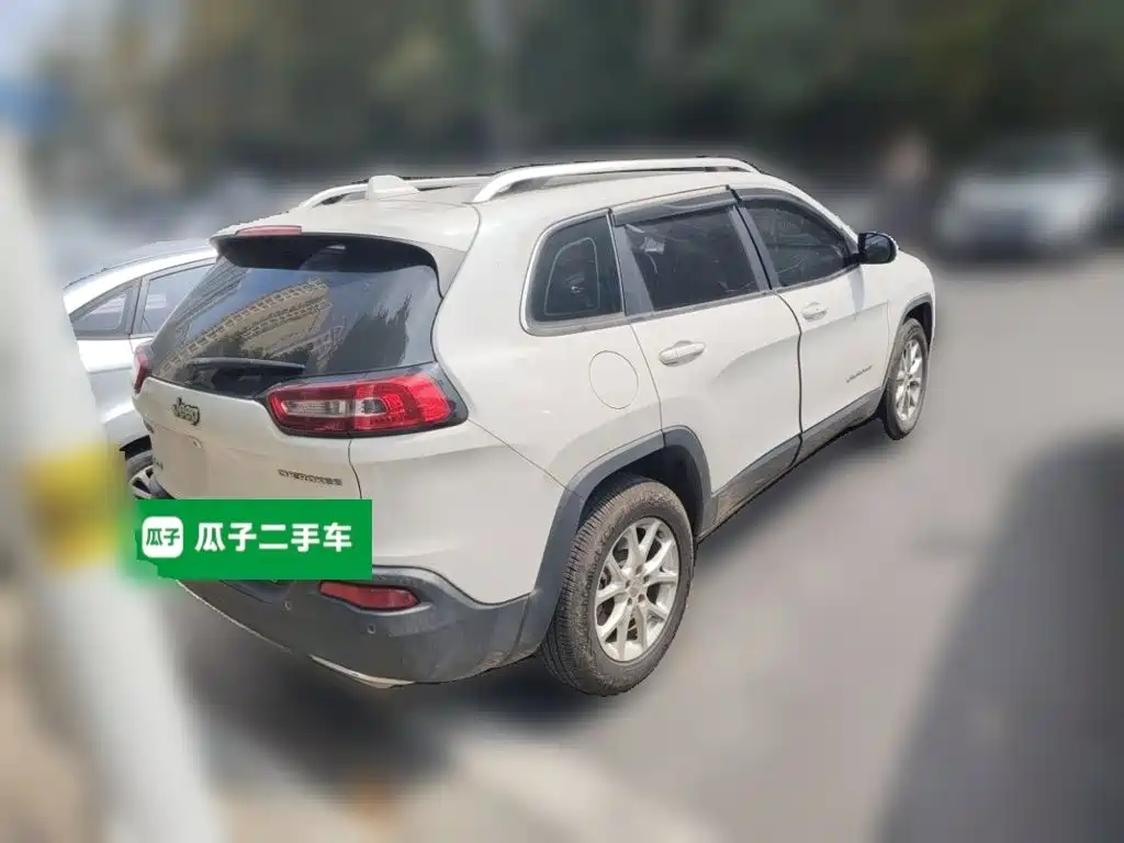 Jeep Cherokee — миниатюра 4
