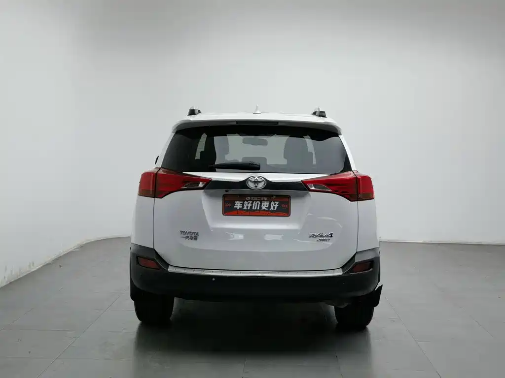 Toyota RAV4 — миниатюра 4