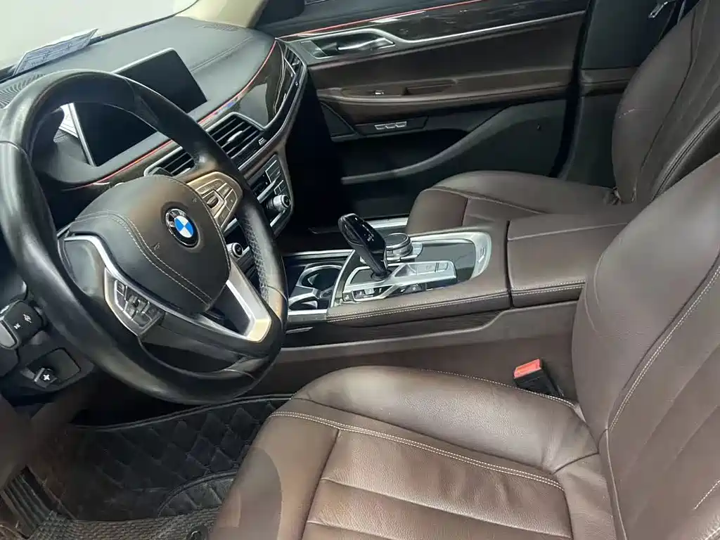 BMW 7 Series — миниатюра 4