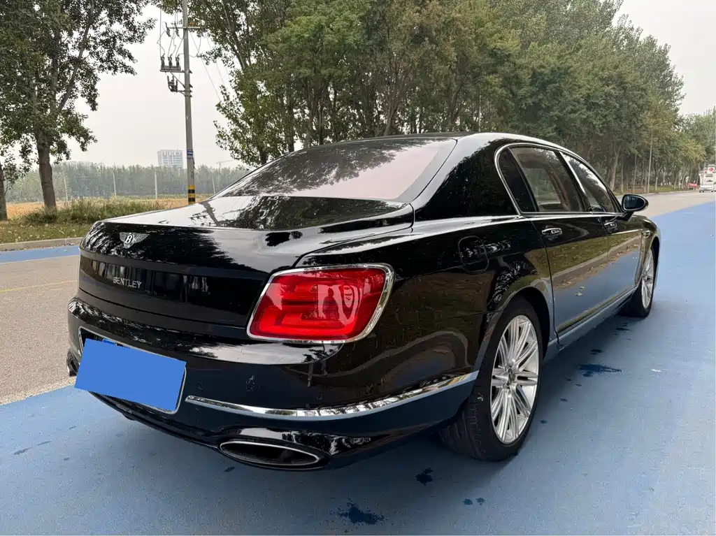 Bentley Flying Spur — миниатюра 5