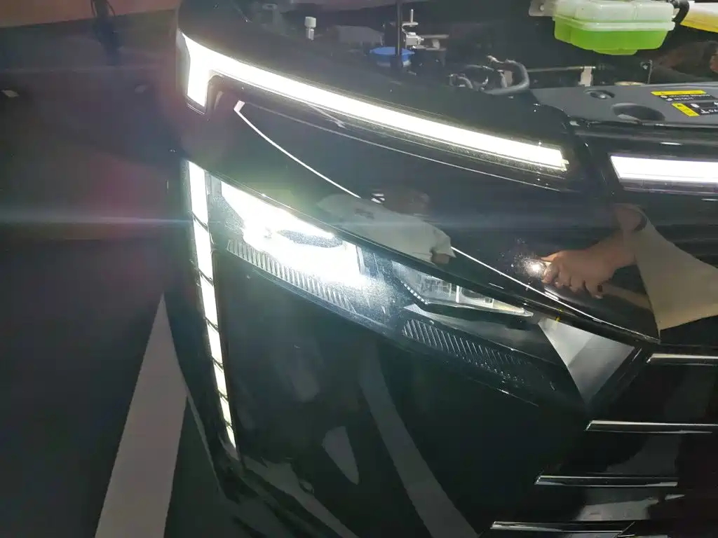GAC Motor Trumpchi E8 PHEV — миниатюра 7