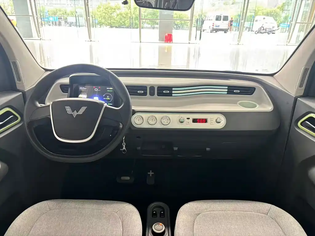 Wuling MINIEV — миниатюра 3