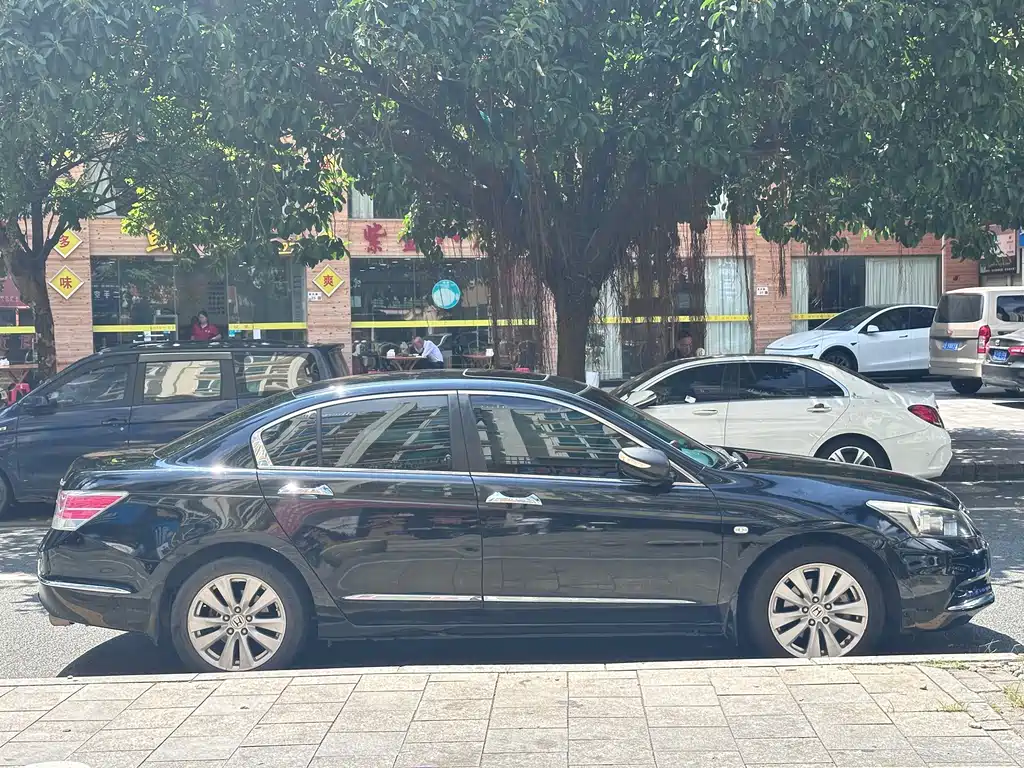 Honda Accord — миниатюра 7