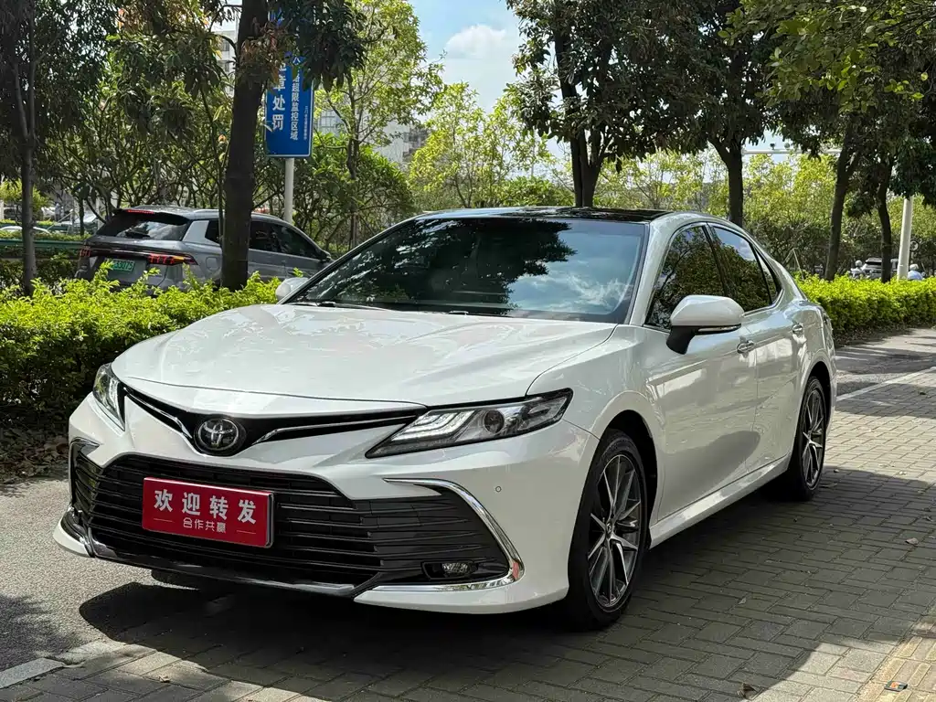 Купить Toyota Camry