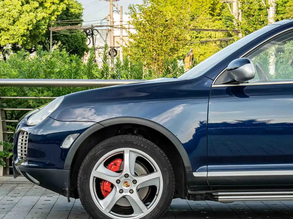 Porsche Cayenne — миниатюра 5