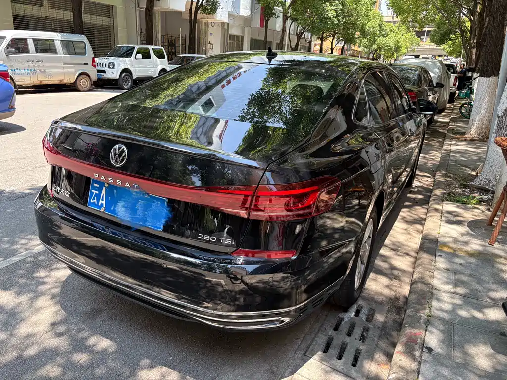 Volkswagen Passat - фото 4