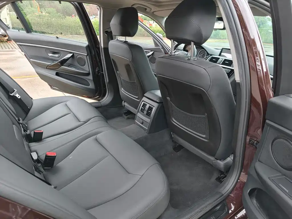 BMW 3 Series — миниатюра 10