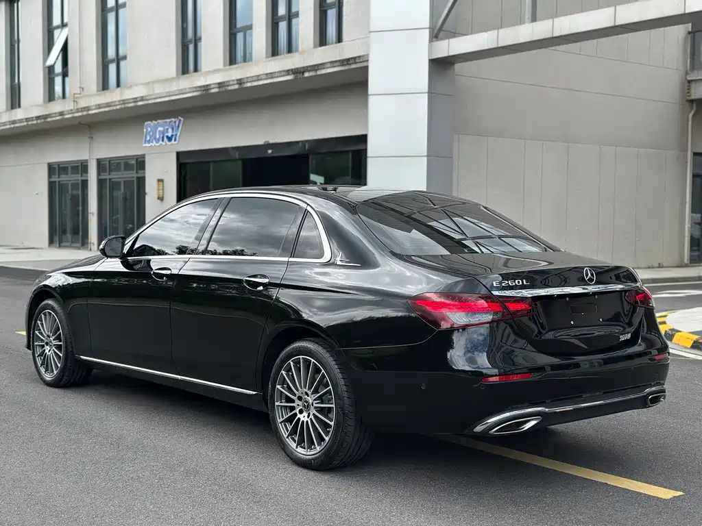 MERCEDES-BENZ E CLASS