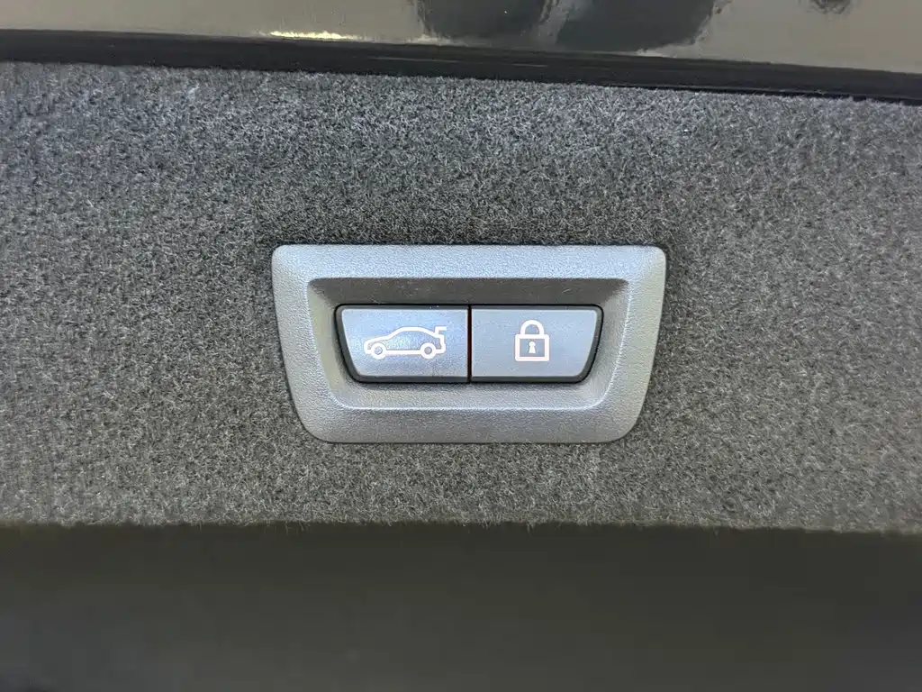 BMW 7 Series — миниатюра 18
