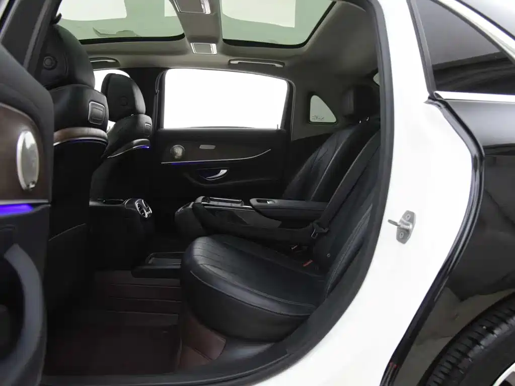 Mercedes-Benz E-Class — миниатюра 15