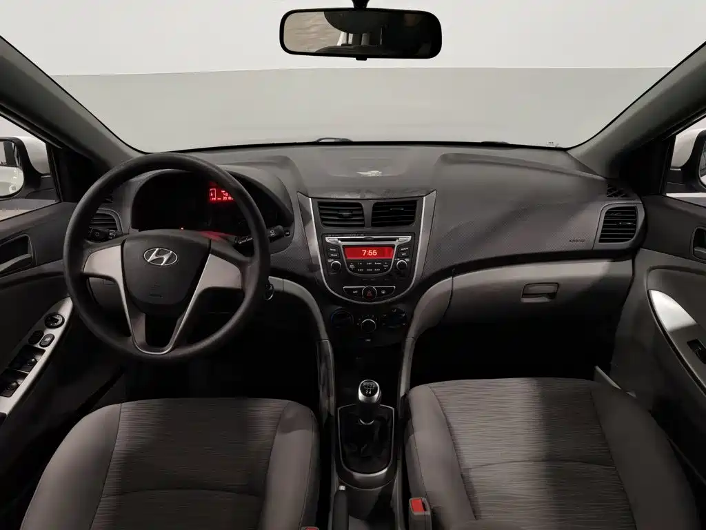 Hyundai Verna — миниатюра 5