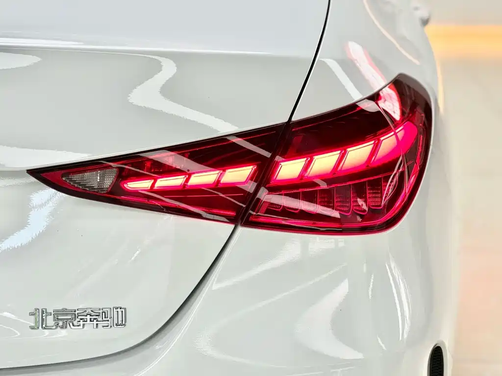 Mercedes-Benz C-Class — миниатюра 17