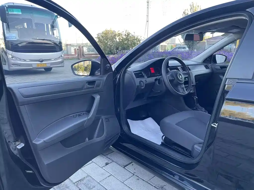 Volkswagen Santana — миниатюра 11