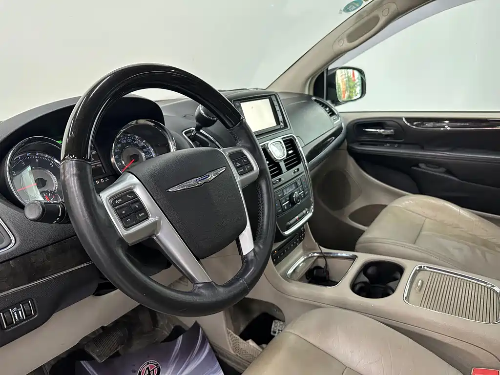 Chrysler Grand Voyager (Import) — миниатюра 16