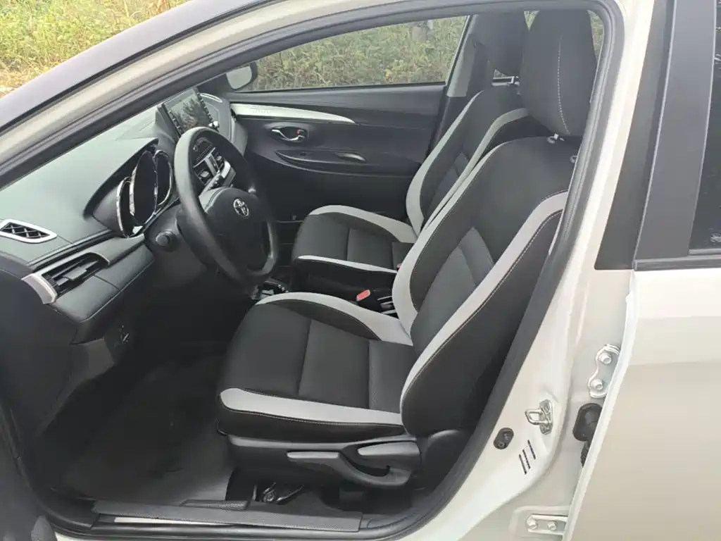 Toyota Yaris L — миниатюра 15