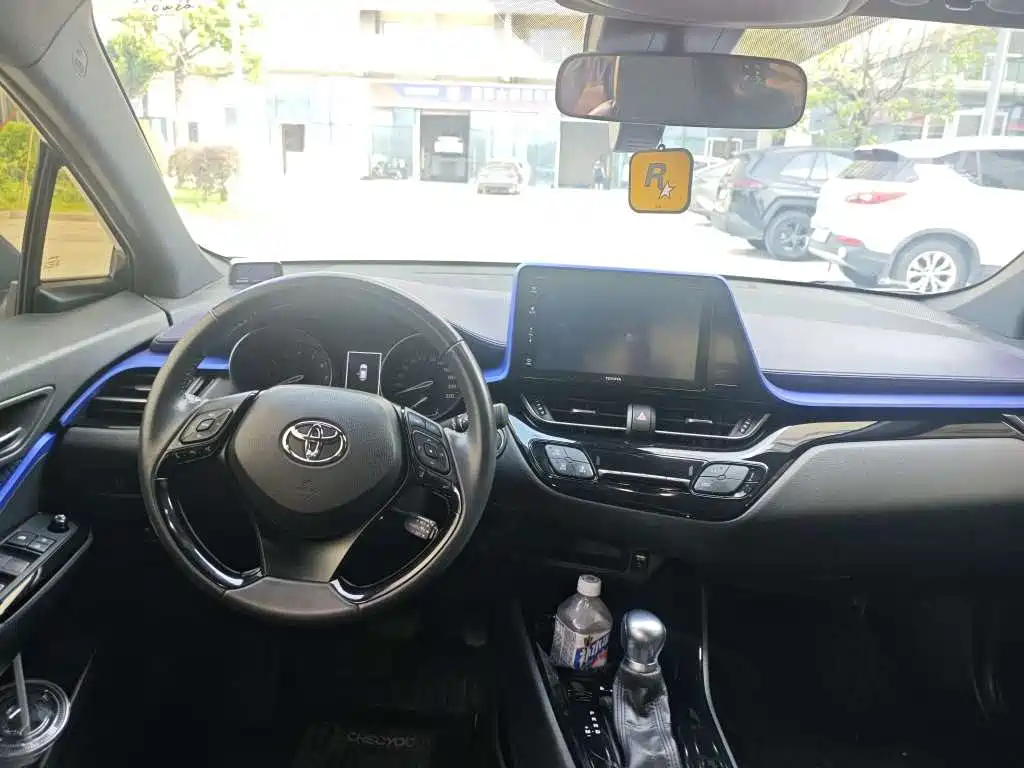 Toyota IZOA — миниатюра 6