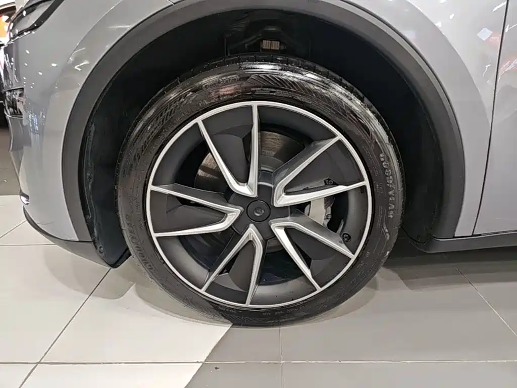 Tesla Model Y — миниатюра 23