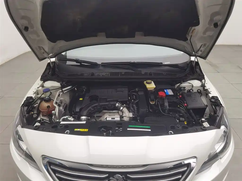 Peugeot 408 2016 1.6T AT Luxury