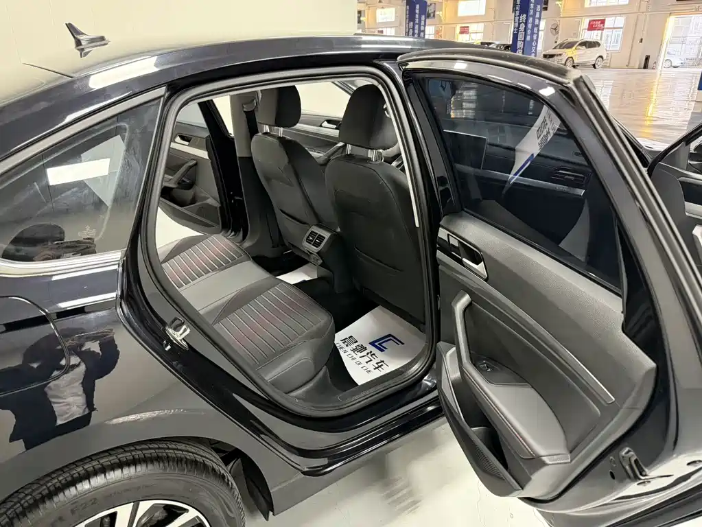 Volkswagen Lavida — миниатюра 13