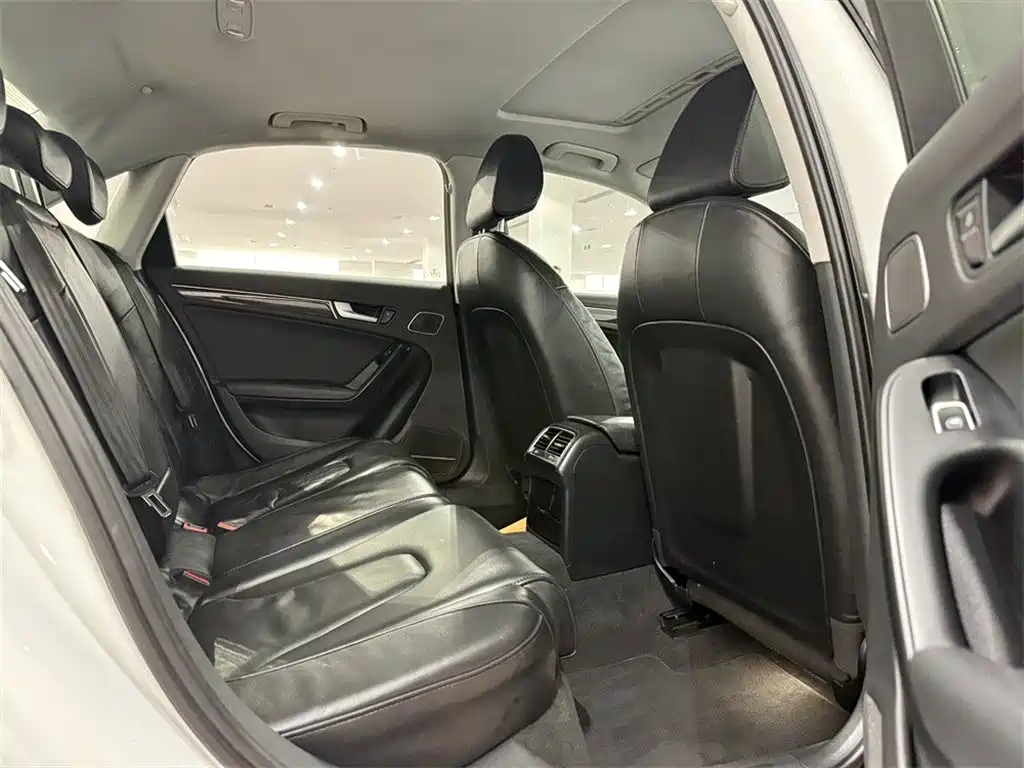 Audi A4L — миниатюра 7