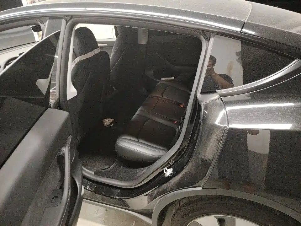 Tesla Model Y — миниатюра 4