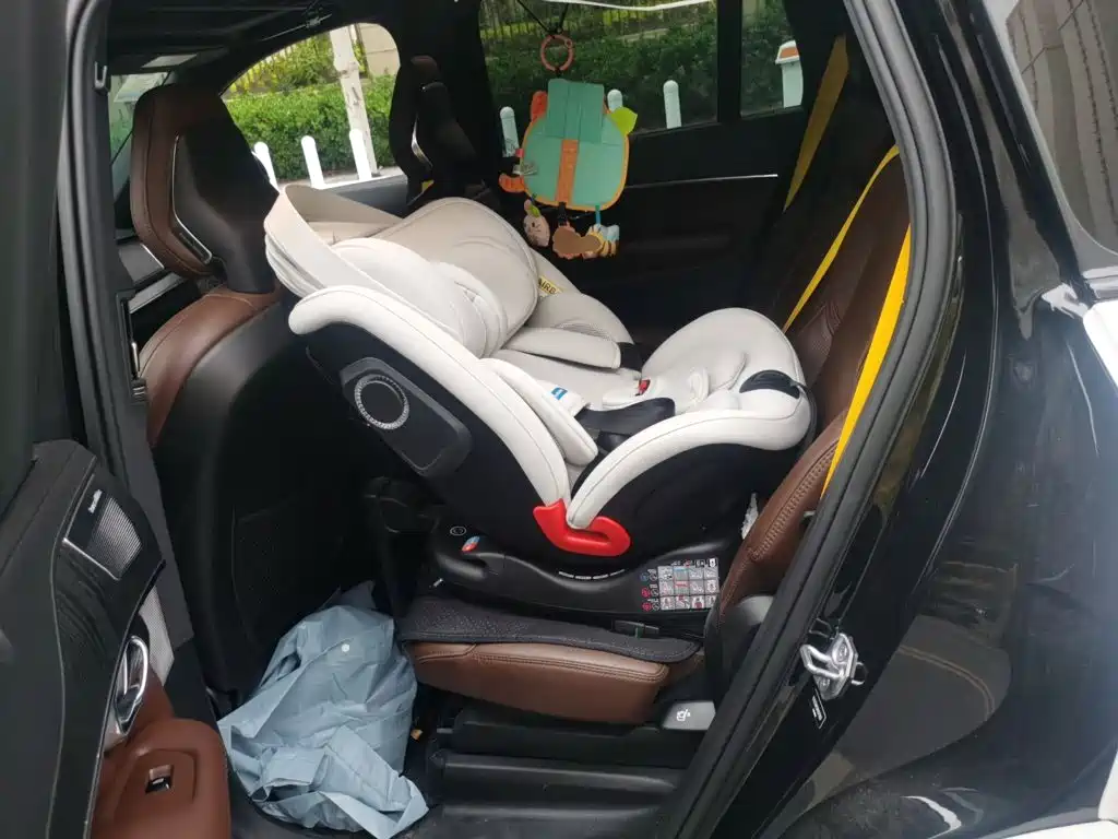 Volvo XC90 PHEV — миниатюра 18