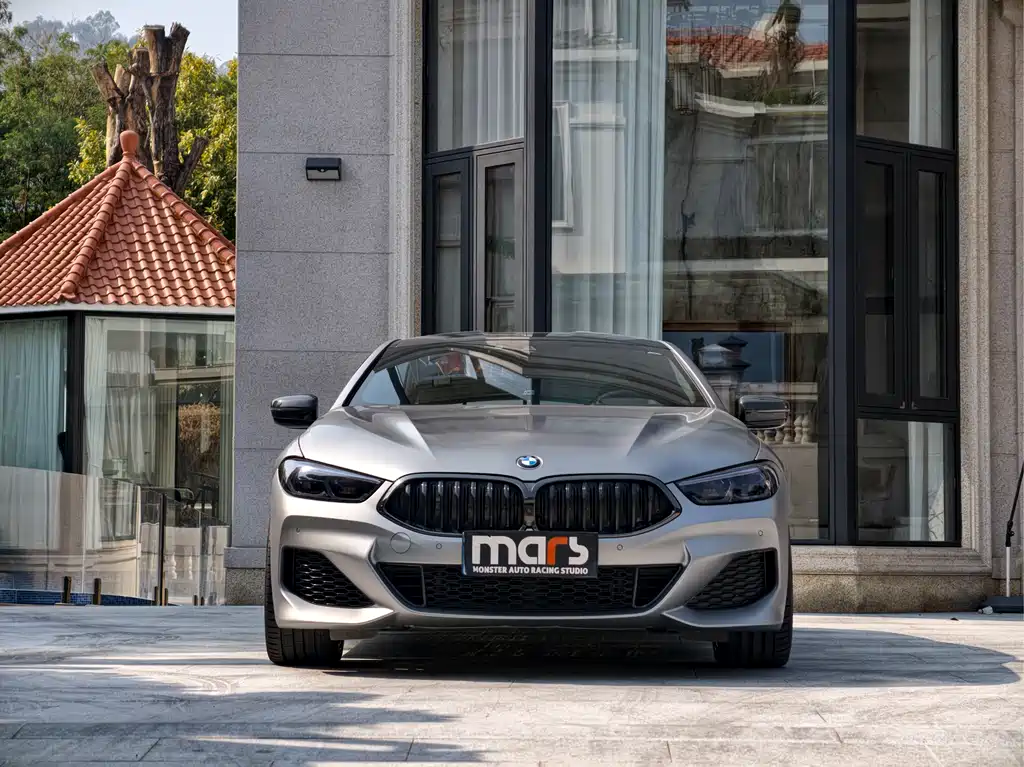 BMW 8 SERIES