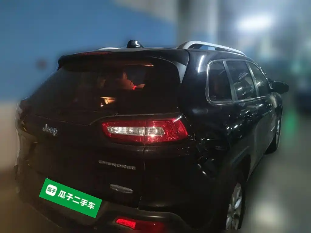 Jeep Cherokee — миниатюра 4