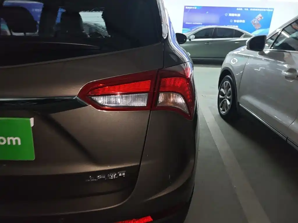 Buick Envision Plus — миниатюра 8