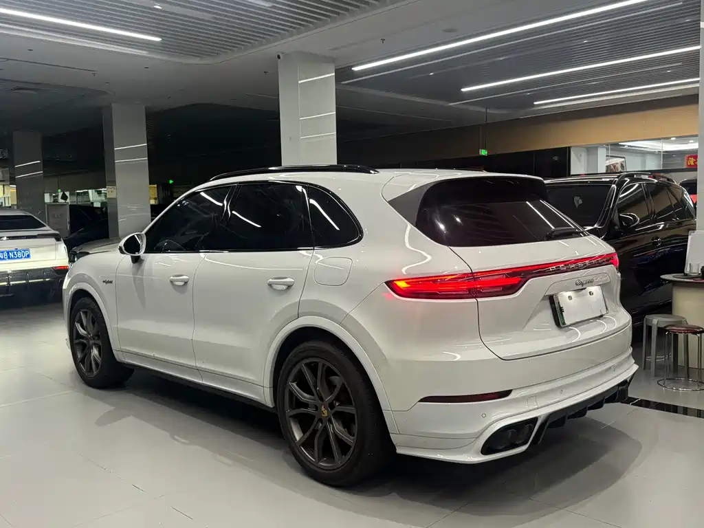 Porsche Cayenne Hybrid — миниатюра 3