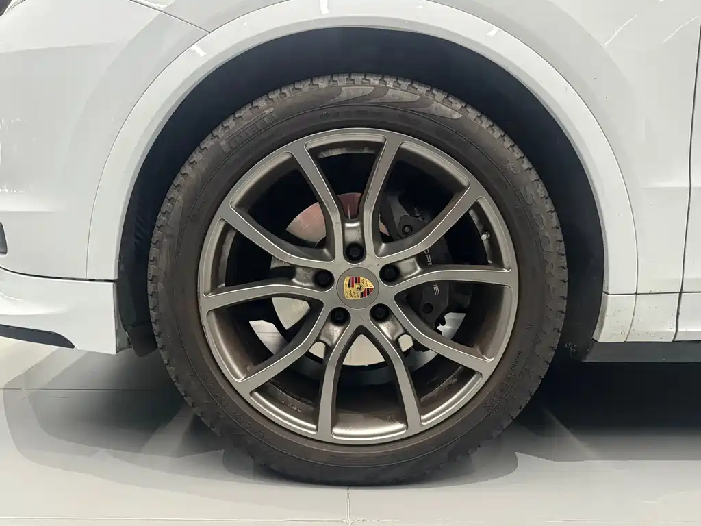 Porsche Cayenne Hybrid — миниатюра 12