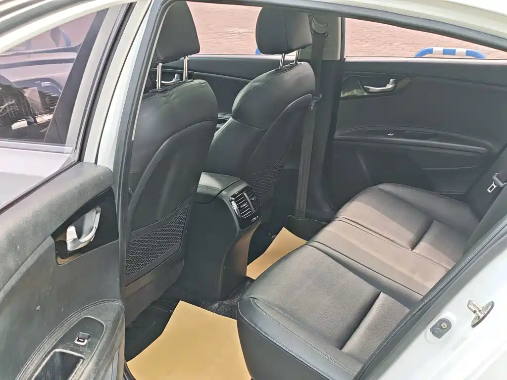 Kia K4 — миниатюра 10