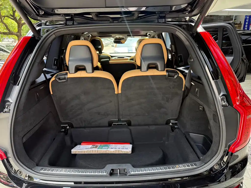 Volvo XC90 — миниатюра 21