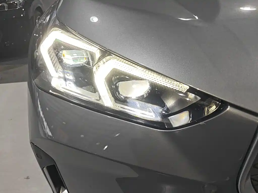 BMW iX1 — миниатюра 11